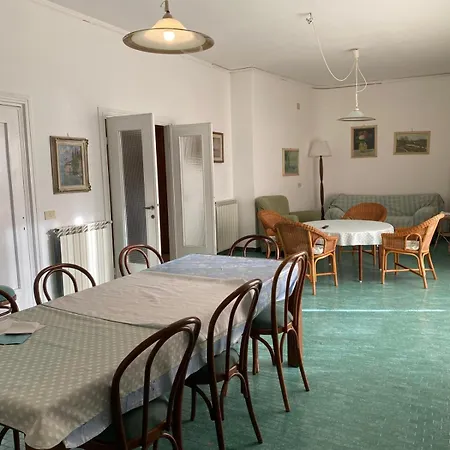 A Casa Di Emanuela E Mauro 莱万托