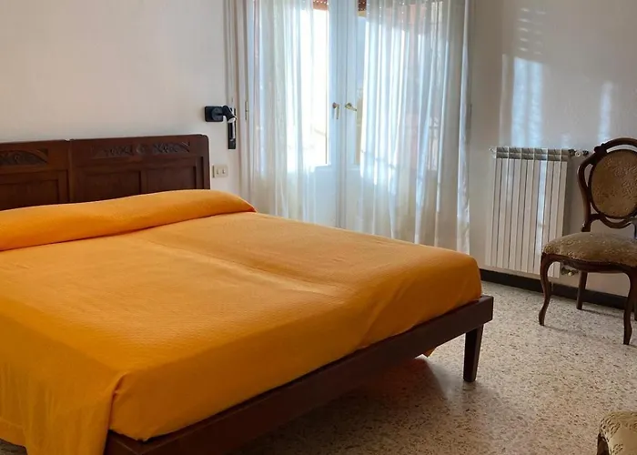 公寓 A Casa Di Emanuela E Mauro 莱万托